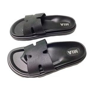 C31 MIA Bertini Slide Pool Sandal (Women) Size 8 Wide Black